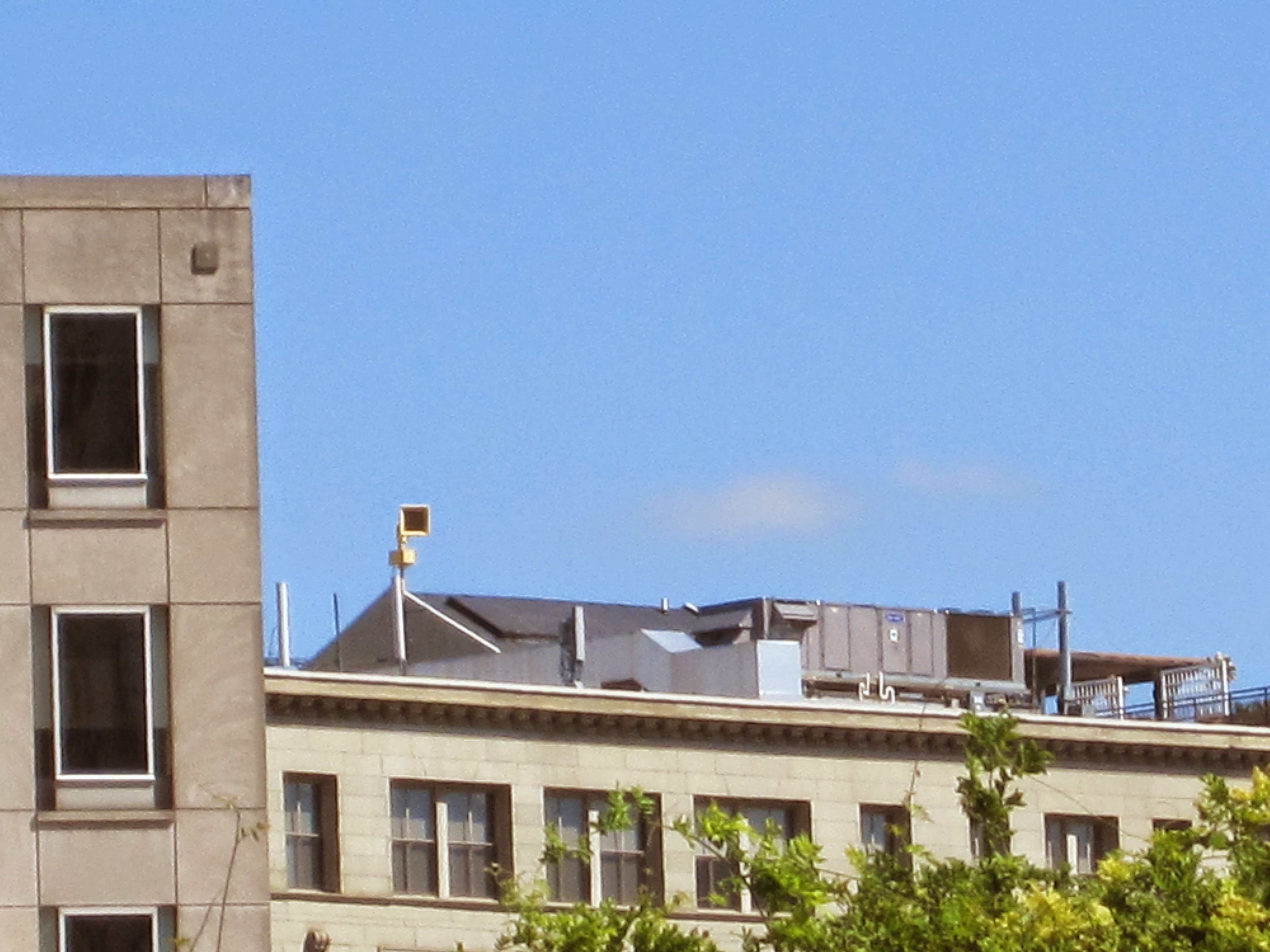 Downtown Cincinnati Federal Signal Thunderbolt 1000 (park place).jpg